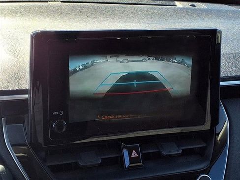 Used 2024 Toyota Corolla Cross LE image 4