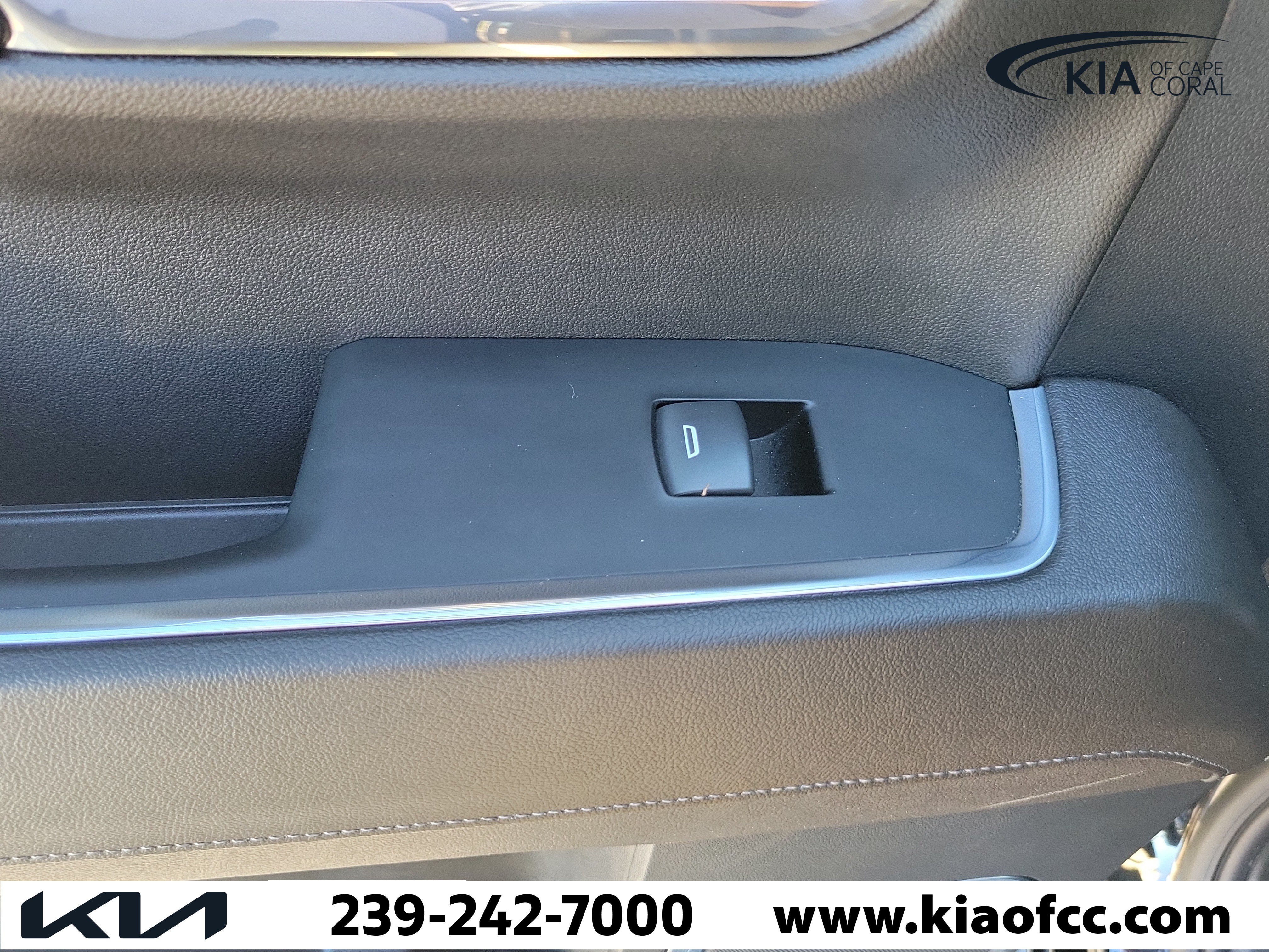 Used 2023 Chevrolet Silverado 1500 LT w/ Safety Package AWD/4WD image 14
