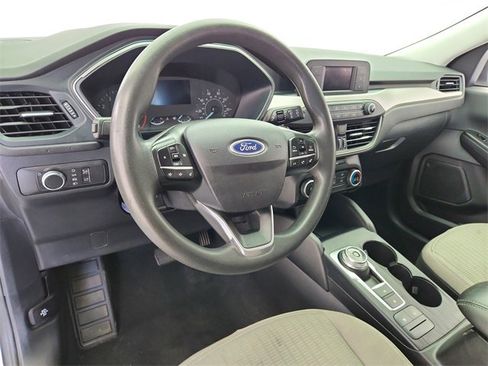 Used 2022 Ford Escape S image 9