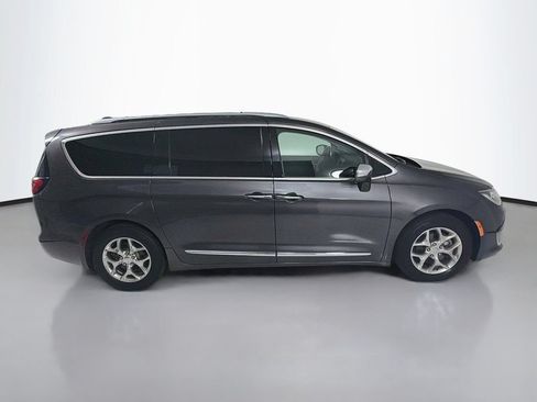 Used 2019 Chrysler Pacifica Limited FWD image 8