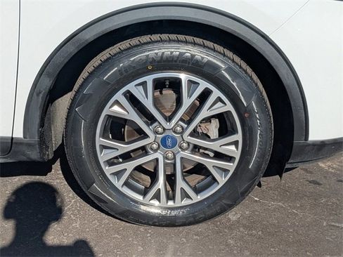 Used 2021 Ford Escape SEL image 12