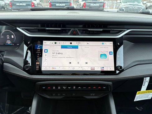 New 2026 Jeep Cherokee Overland w/ Trailer Tow Group image 23