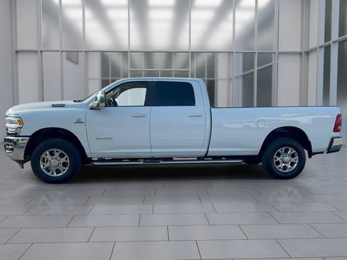 Used 2024 RAM 3500 Laramie AWD/4WD image 3