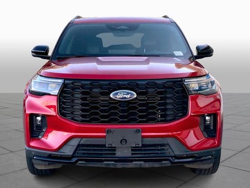Used 2025 Ford Explorer ST-Line image 4