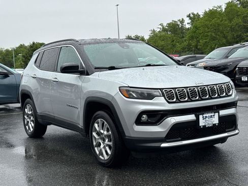 Used 2025 Jeep Compass Limited AWD/4WD image 27