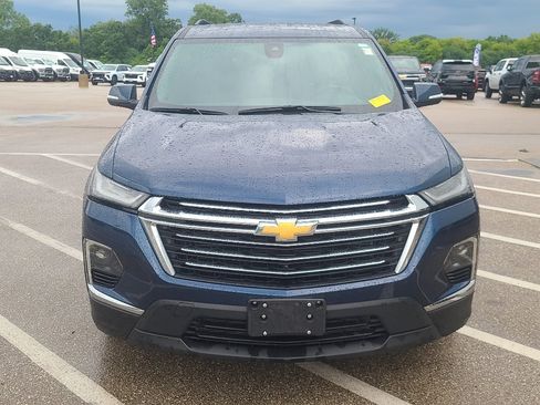 Used 2023 Chevrolet Traverse LT w/ LT Premium Package AWD/4WD image 9
