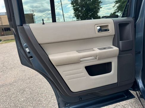 Used 2010 Ford Flex SE FWD image 38