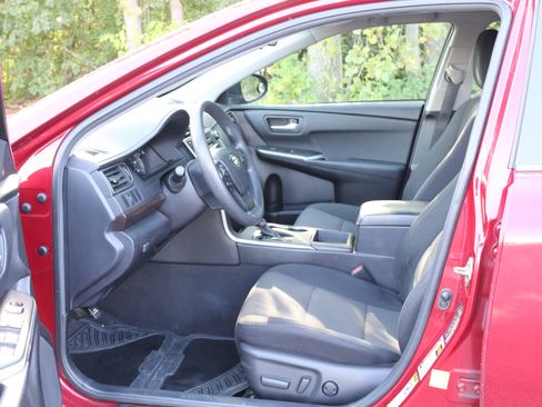 Used 2015 Toyota Camry LE FWD image 21