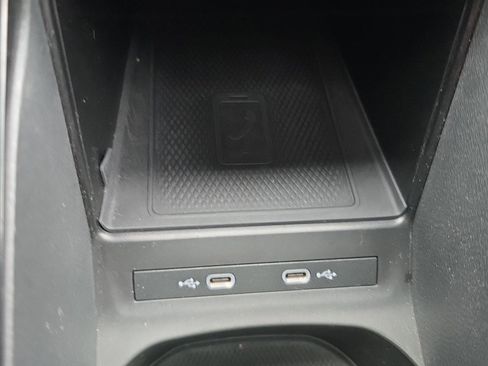 Used 2021 Volkswagen ID.4 Pro S w/ Gradient Package image 18