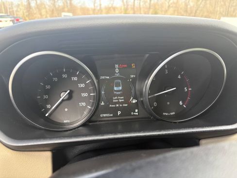 Used 2017 Land Rover Range Rover Sport HSE image 17