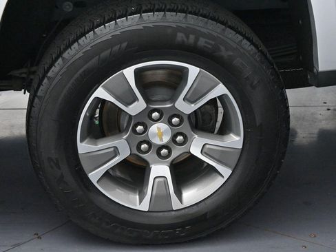 Used 2018 Chevrolet Colorado Z71 AWD/4WD image 37