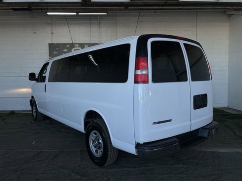 Used 2017 Chevrolet Express 3500 LT w/ LT Preferred Equipment Group image 3