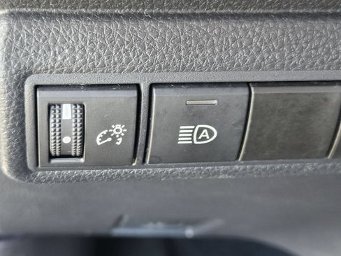 Used 2025 Toyota Corolla LE FWD image 24