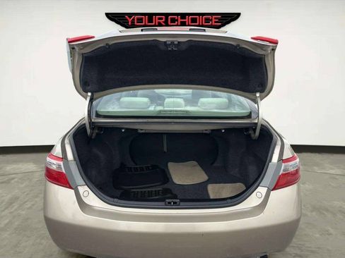 Used 2009 Toyota Camry LE FWD image 9