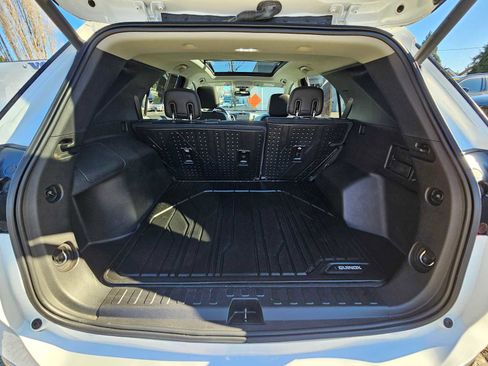 Used 2018 Chevrolet Equinox Premier image 14