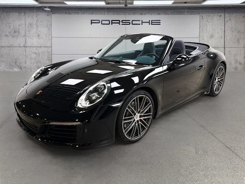 Certified 2017 Porsche 911 Carrera 4S AWD/4WD image 33