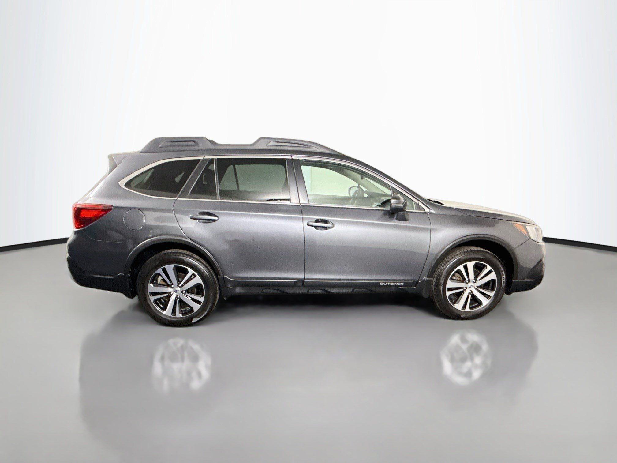 Used 2018 Subaru Outback 2.5i Limited AWD/4WD image 11