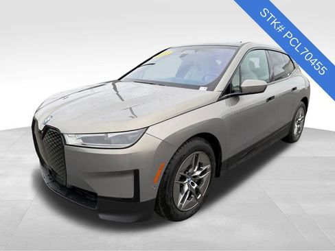 Used 2023 BMW iX xDrive50 w/ Ultimate Package 2 image 3