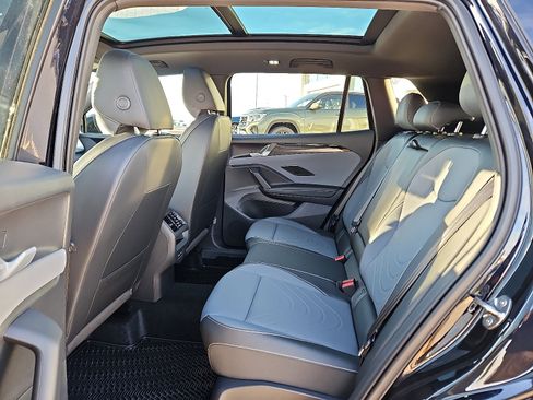 New 2026 Volkswagen Tiguan SE R-Line image 10