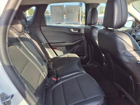 Used 2024 Ford Escape SE image 23