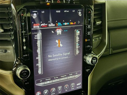 Used 2019 RAM 1500 Laramie AWD/4WD image 7