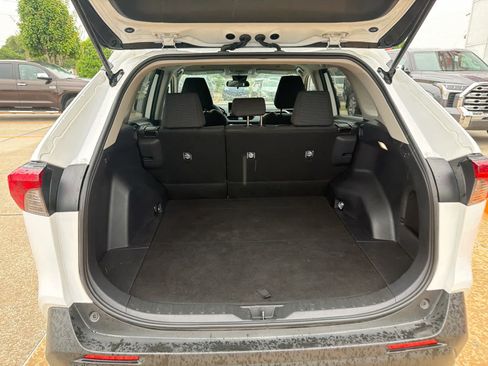 Used 2025 Toyota RAV4 LE AWD/4WD image 18