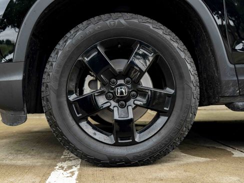 Certified 2025 Honda Ridgeline Black Edition image 14