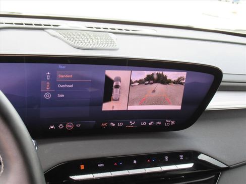 Used 2025 Buick Enclave Preferred image 22