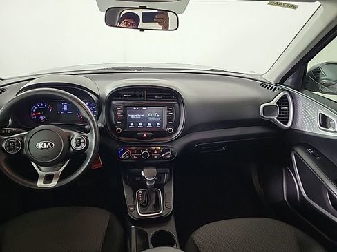 Used 2020 Kia Soul LX image 12