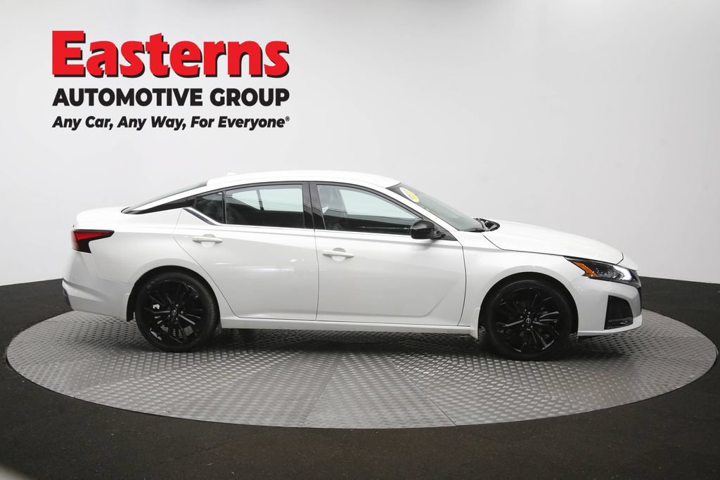 Used 2023 Nissan Altima 2.5 SR FWD image 47