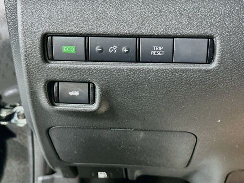 Used 2025 Nissan Sentra S FWD image 16