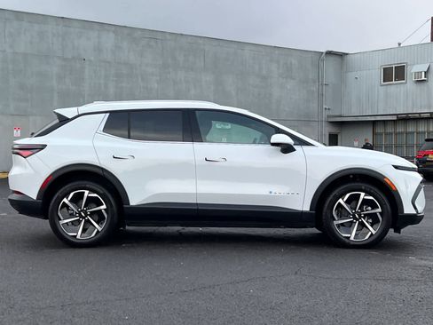 New 2026 Chevrolet Equinox EV LT image 8