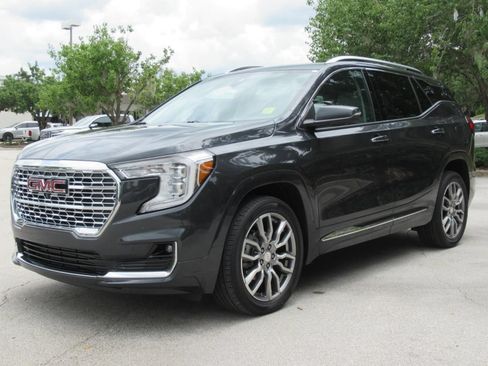 Used 2022 GMC Terrain Denali AWD/4WD image 3
