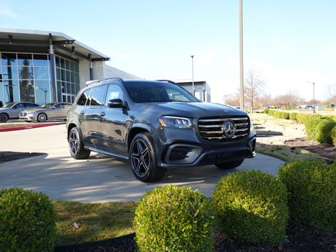 New 2026 Mercedes-Benz GLS 450 4MATIC image 9