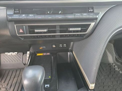 Certified 2025 Toyota Camry SE FWD image 14