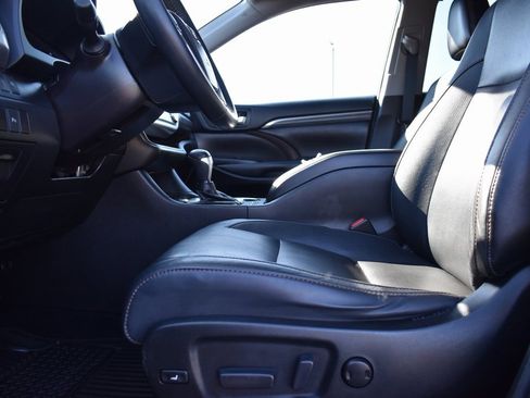 Used 2018 Toyota Highlander Limited image 8