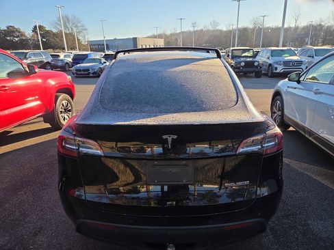 Used 2022 Tesla Model Y Performance image 5