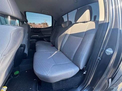 Used 2022 Toyota Tacoma SR5 image 9