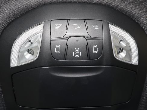 New 2026 Chrysler Pacifica Limited w/ Uconnect Theater Family Group image 35