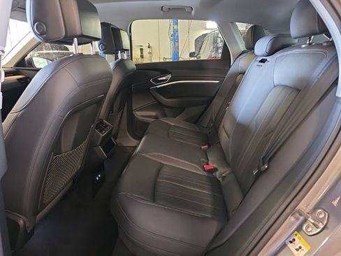 Used 2019 Audi e-tron Premium Plus AWD/4WD image 5