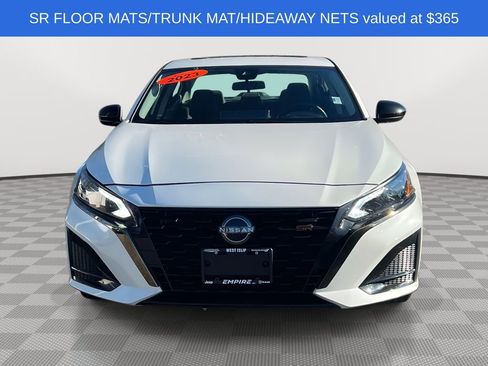 Used 2023 Nissan Altima 2.5 SR w/ SR Premium Package image 2
