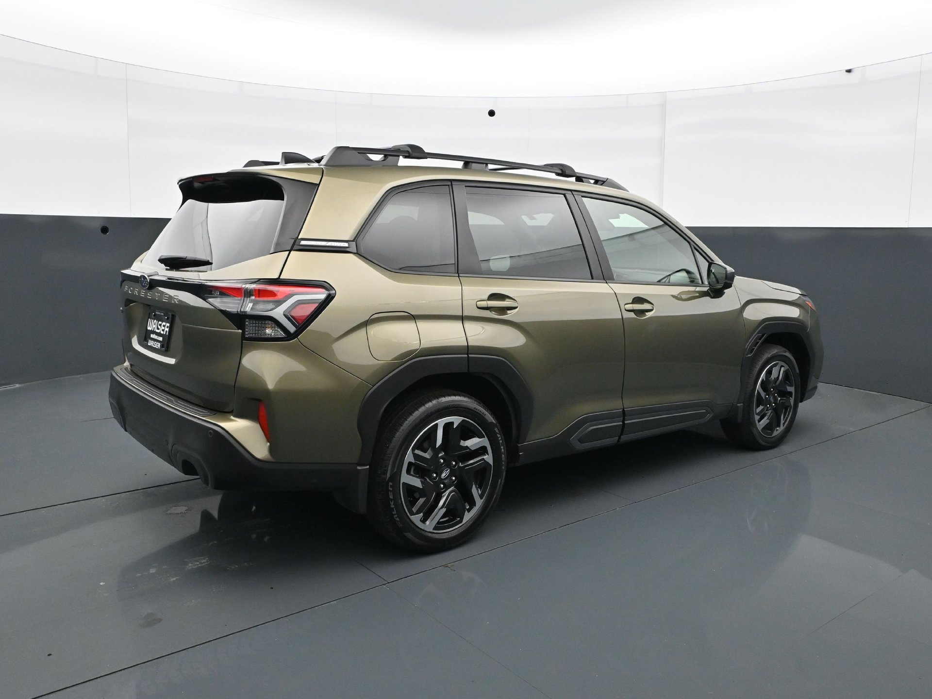 Used 2025 Subaru Forester Limited AWD/4WD image 7