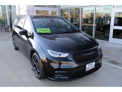 Used 2023 Chrysler Pacifica Touring-L w/ S Appearance Package