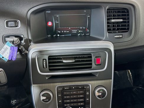 Used 2016 Volvo S60 T5 Premier w/ Convenience Package image 18