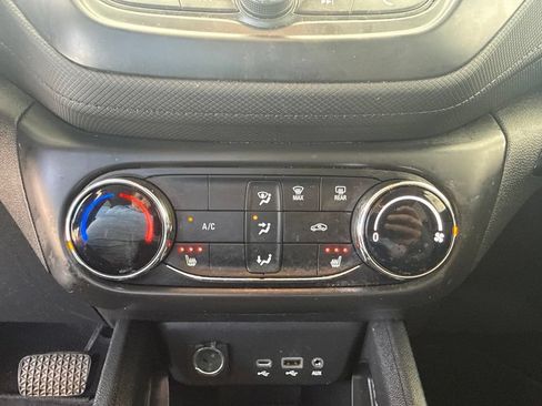 Used 2023 Chevrolet TrailBlazer LT FWD image 19