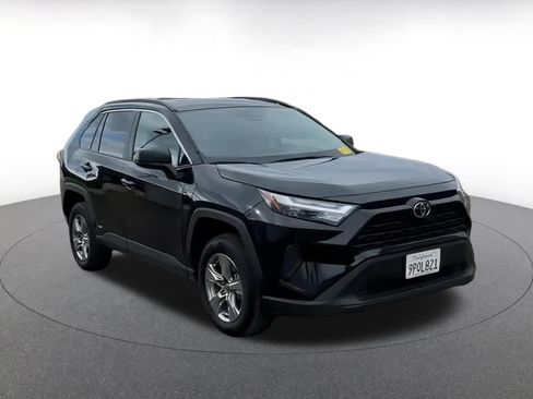 Used 2025 Toyota RAV4 LE image 3