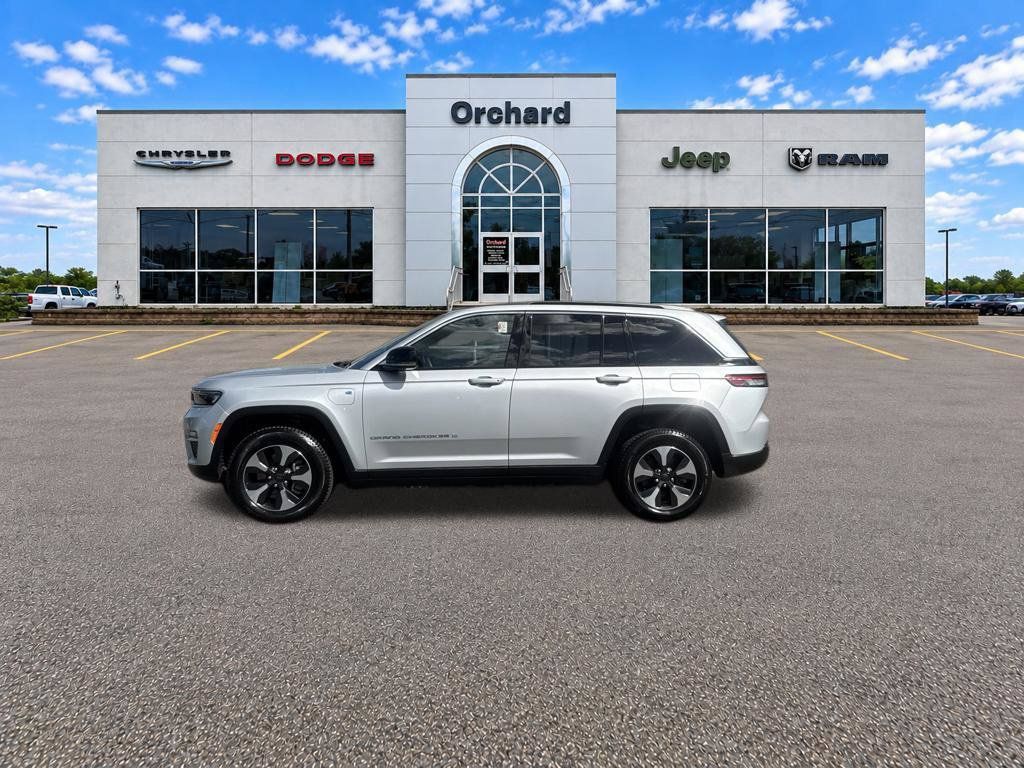 Used 2024 Jeep Grand Cherokee Limited 4xe AWD/4WD image 8