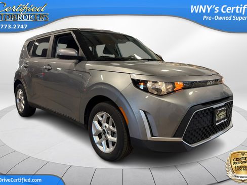 Used 2025 Kia Soul LX w/ LX Technology Package image 3