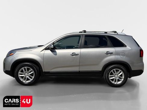 Used 2015 Kia Sorento LX image 4