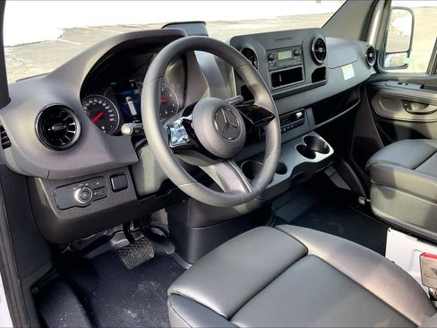 New 2026 Mercedes-Benz Sprinter 2500 image 9